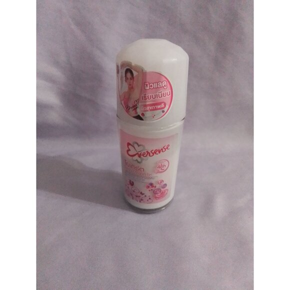 Eversense Deodorant Roll-On Yogurt Extra White Smooth Skin with Vitamin A, E, B3 - Picture 1 of 2